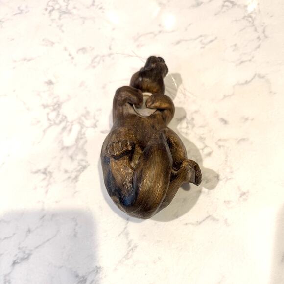 Vintage 70s handcrafted decorative wax sea otter holding an abalone shell - Picture 9 of 10